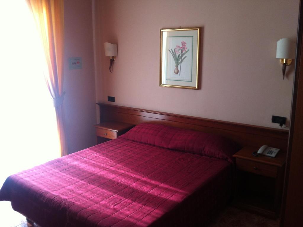 Hotel Impero Brescia Szoba fotó