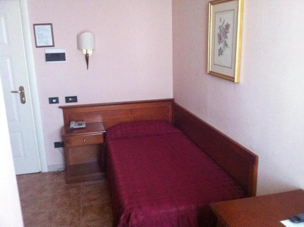 Hotel Impero Brescia Szoba fotó